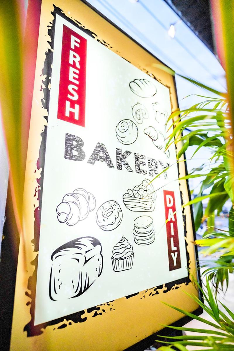 Breakers Hotel Rawai Exterior photo